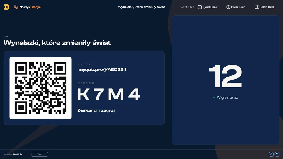 Ekran stoiska z kodem QR, kodem wejścia i licznikiem grających